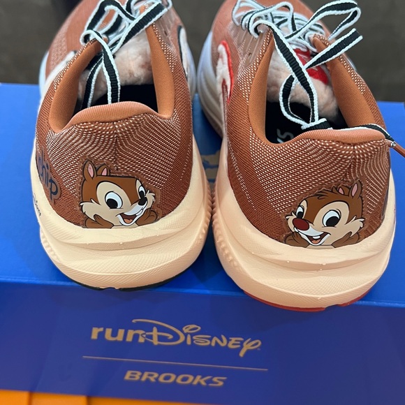 Brooks Run Disney Chip and Dale Ghost wide - Picture 2 of 3